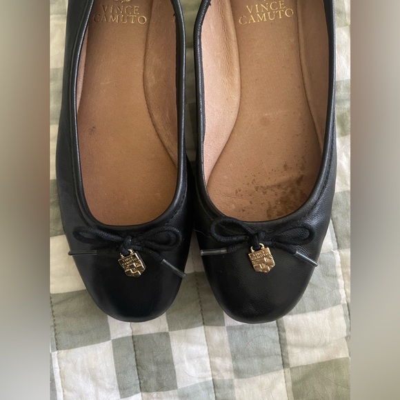 Vince Camuto Black Patten Leather Flats - WOMENS SIZE 6.5 - Picture 3 of 4